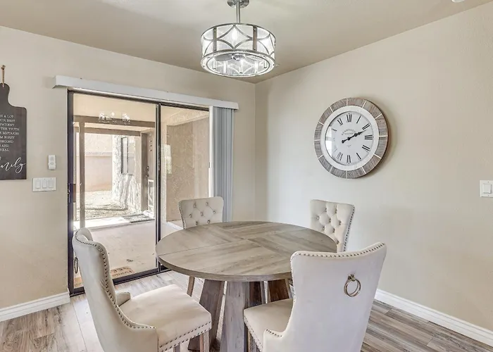 2 Mi To Sara Park: Family Retreat W/ Fire Pit * Lake Havasu City