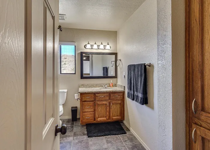 2 Mi To Sara Park: Family Retreat W/ Fire Pit * Lake Havasu City