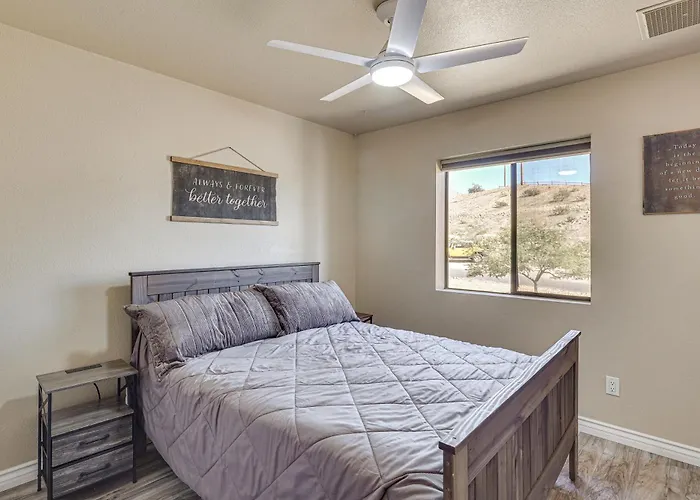 Holiday home 2 Mi To Sara Park: Family Retreat W/ Fire Pit *