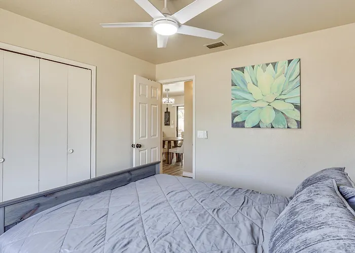 2 Mi To Sara Park: Family Retreat W/ Fire Pit Lake Havasu City